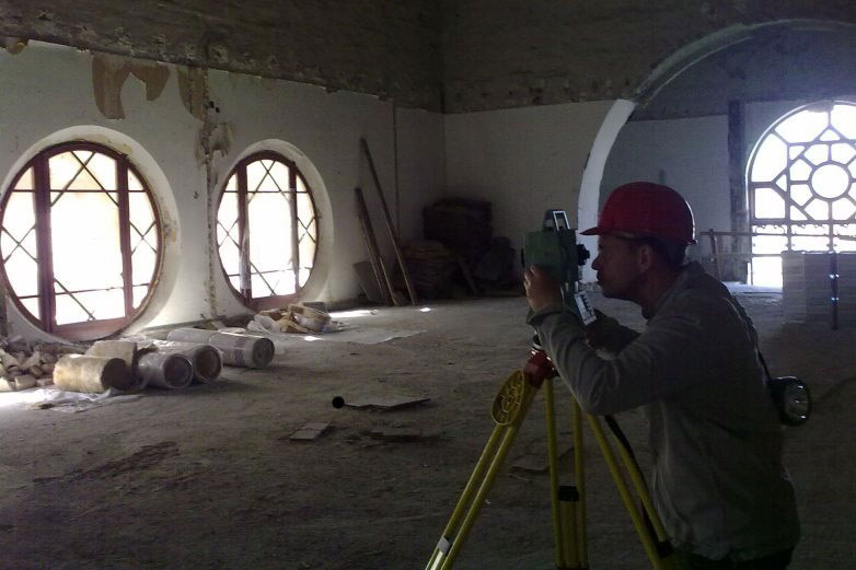 Földmérés Budapest híres épületében, annak restaurálásához.